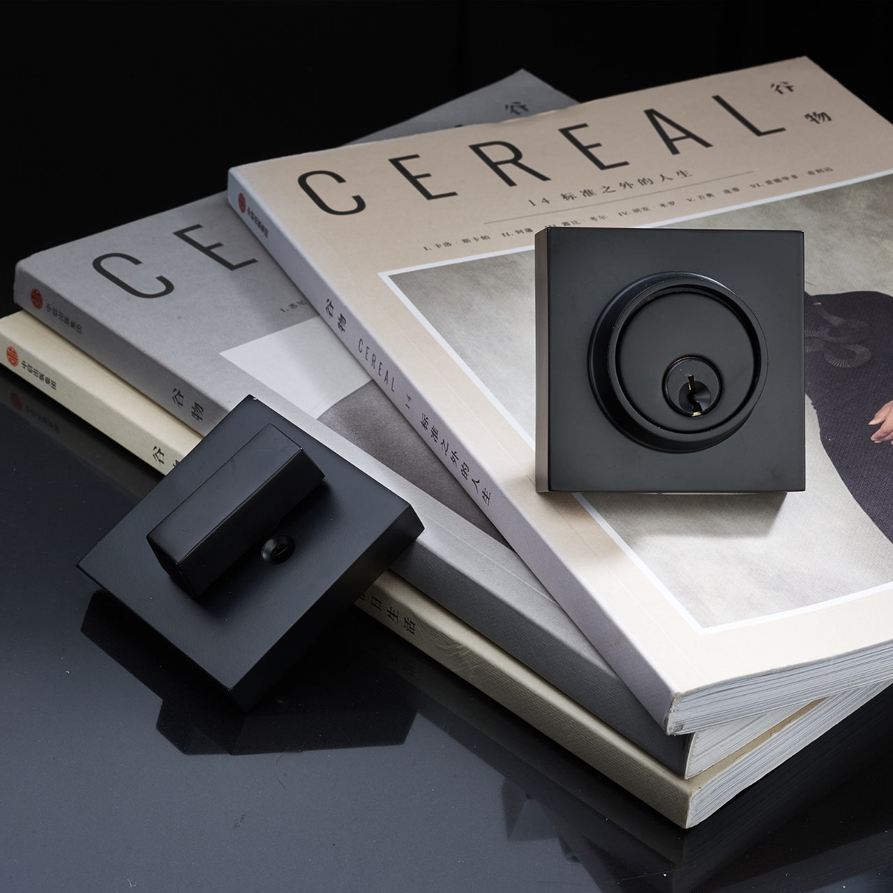 Matte Black Square Deadbolt Lock – Single Cylinder Keyed Entry with Thumb Turn, Heavy Duty Security Lock, Adjustable Latch, Reversible for Left/Right Doors, Modern Door Hardware for Front Entry